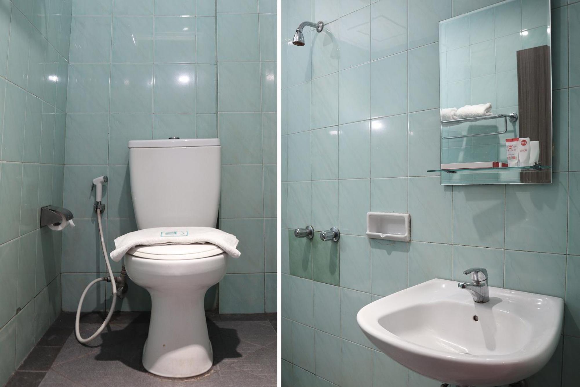 פקאנבארו Oyo 742 Mona Plaza Hotel מראה חיצוני תמונה
