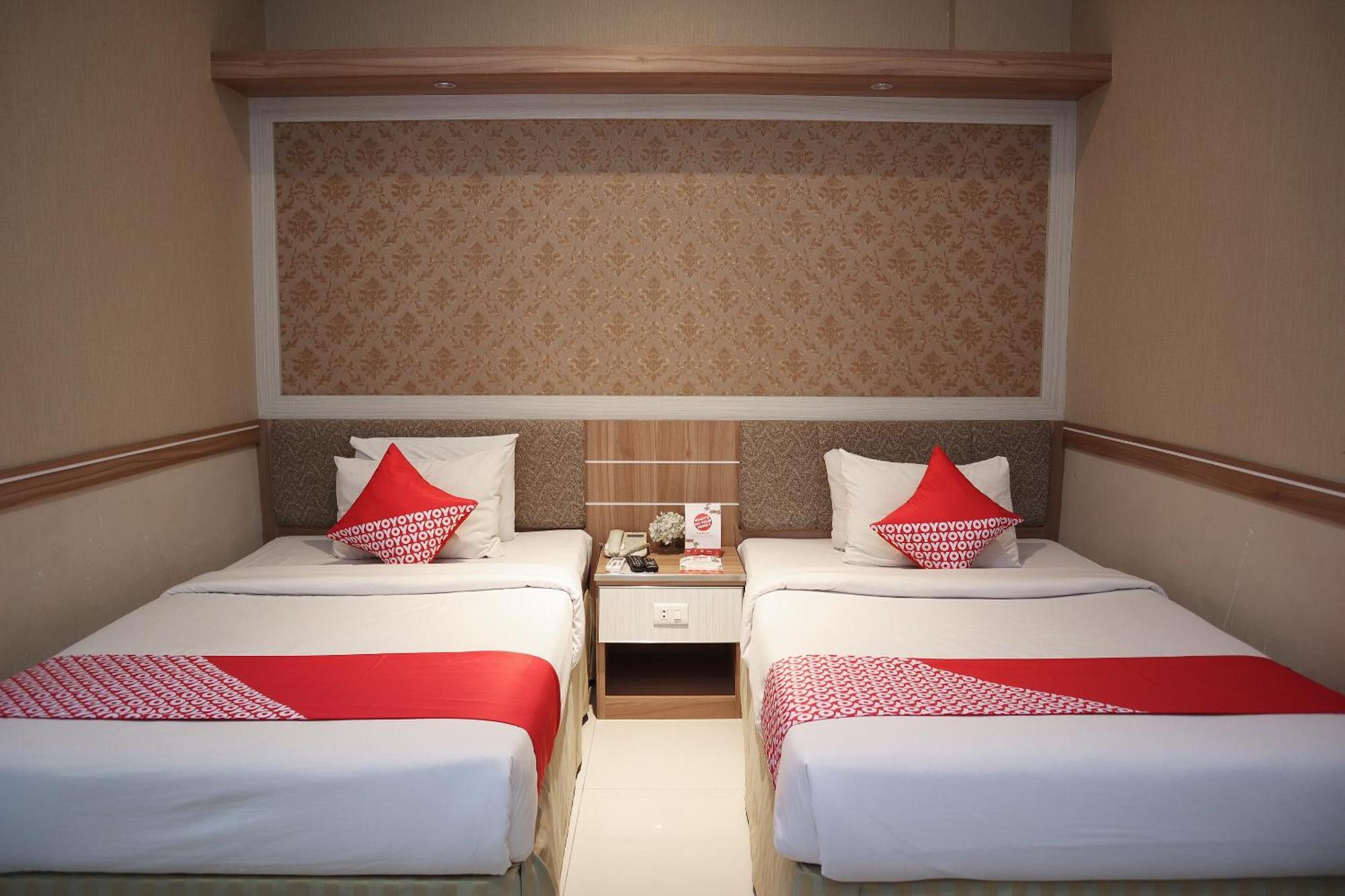 פקאנבארו Oyo 742 Mona Plaza Hotel מראה חיצוני תמונה