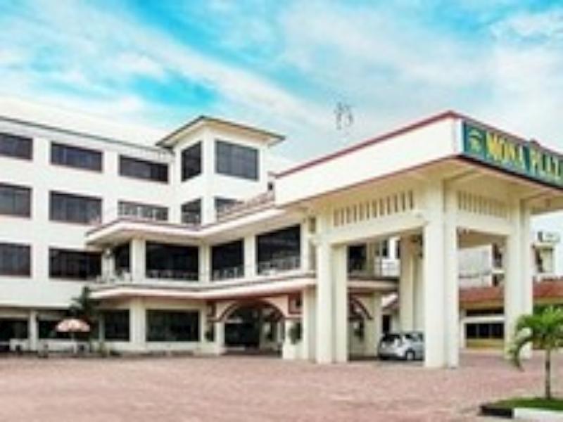 פקאנבארו Oyo 742 Mona Plaza Hotel מראה חיצוני תמונה